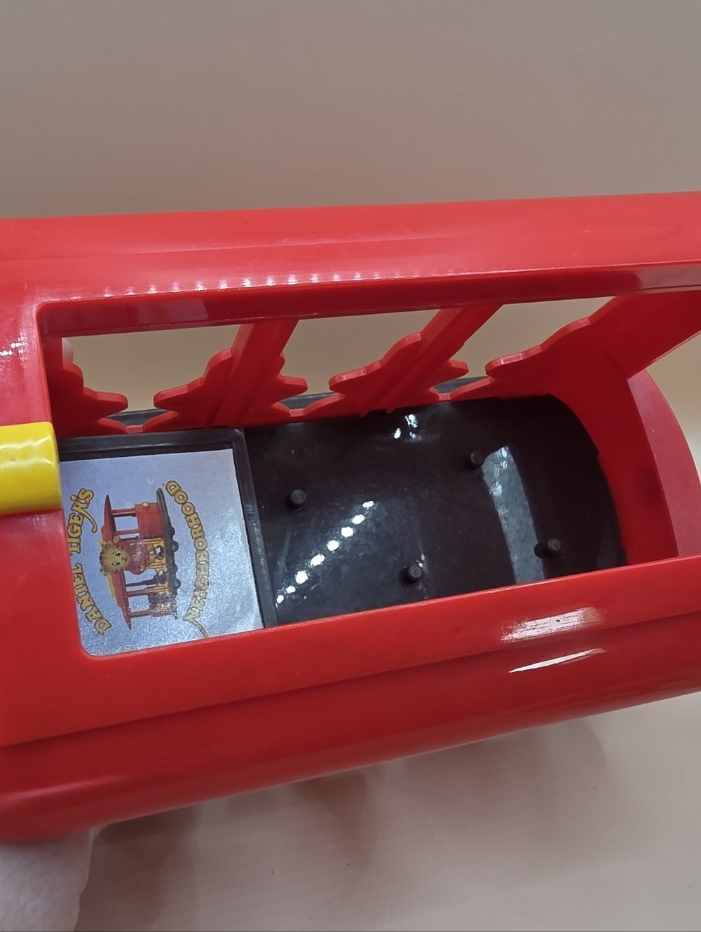 Daniel Tiger's Neighborhood Pull Back Ding Trolley with 2 Friends Mister Rogers - Picture 3 of 5